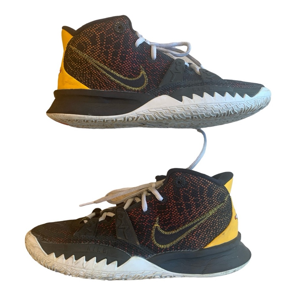 Nike Kyrie 7 Roswell Rayguns Basketball Shoes - size US 5Y